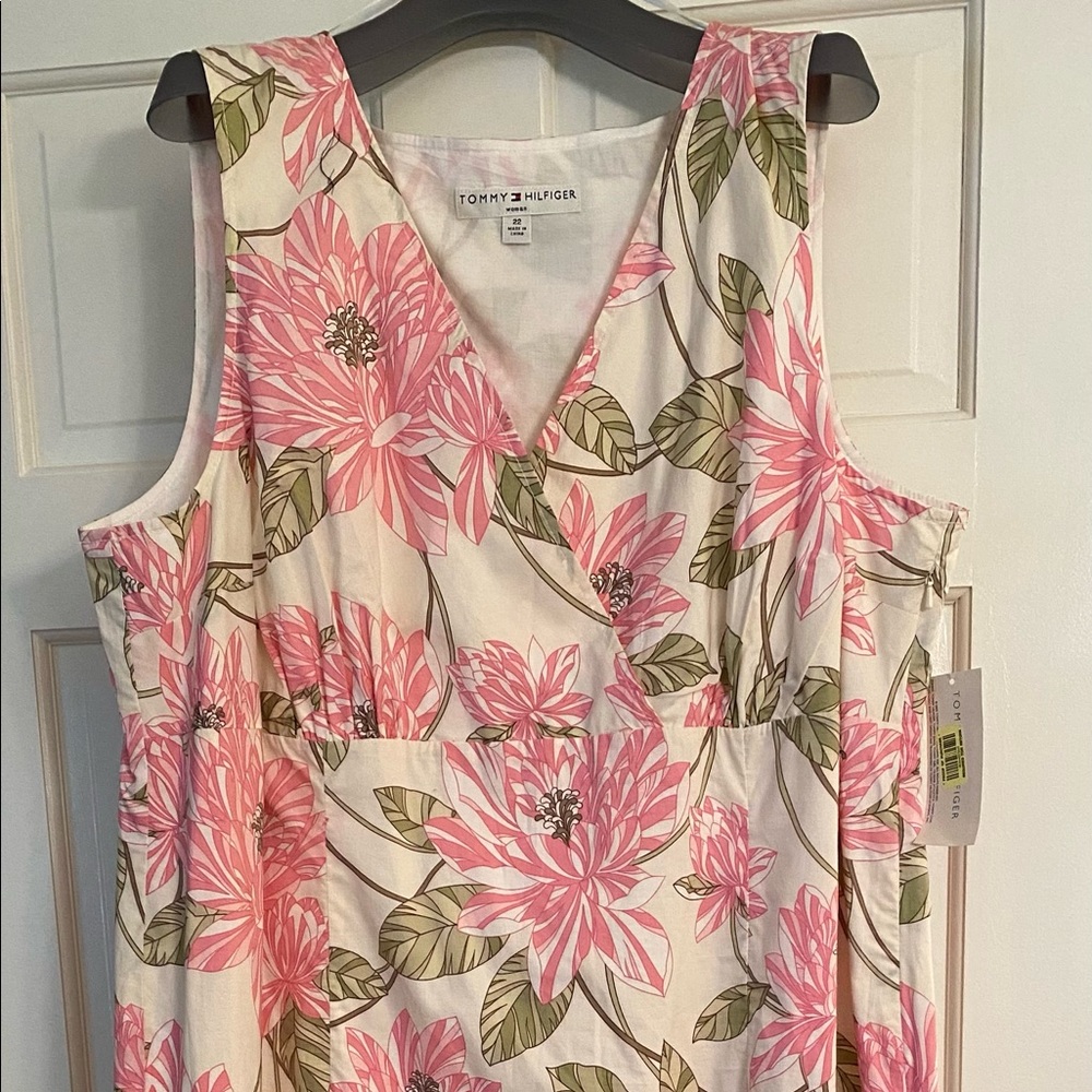Tommy Hilfiger Floral Plus Size Maxi Sleeveless Maxi Dress Size: 22